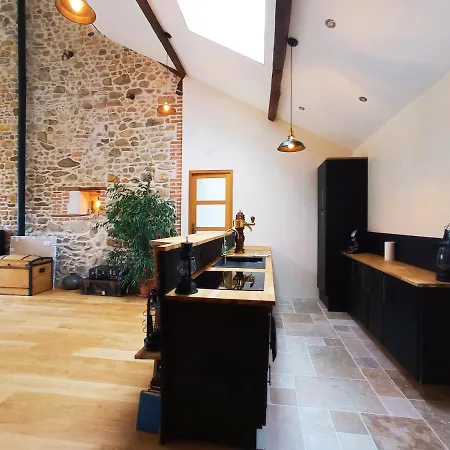 La Grange De Marie à St Angel - Magnifique Grange Rénovée En Loft Pour 1 à 6 Pers Saint-Angel (Allier)